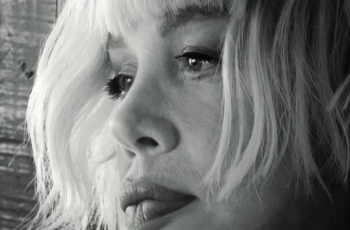 turk-muziginin-ikonik-ismi-sezen-aksu-5-yil-aradan-sonra