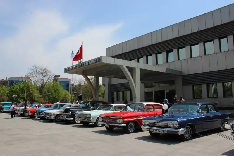 kadikoy-belediyesi-14-subat-sevgililer-gununde-anlamli-ve-nostaljik-bir